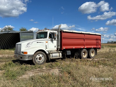 1995 International 9400 6x4 Camion à grains