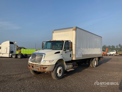2013 International 4400 SBA Durastar 4x2 Van Truck