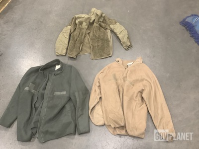 (5) Extreme Cold Weather Parka Liners & (36) Cold Weather Jackets