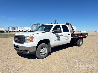 2011 GMC Sierra 3500 4x4 Crew Cab Flatbed Truck