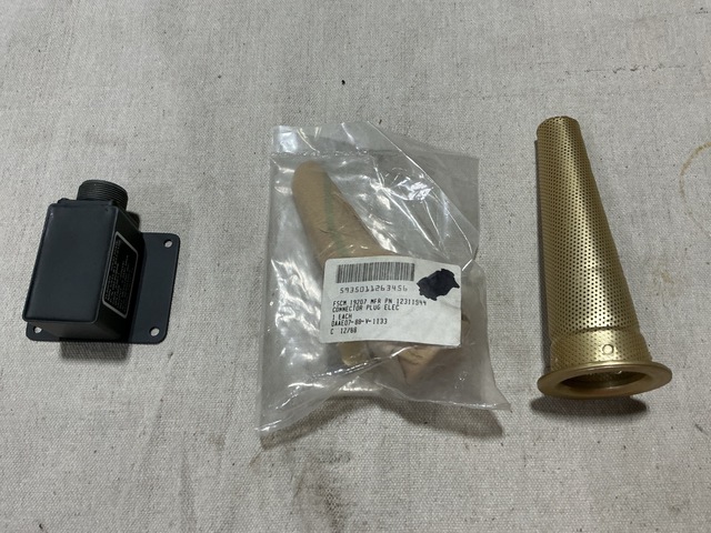 (27) Screens, (2) Solid State Flashers & Assorted Items