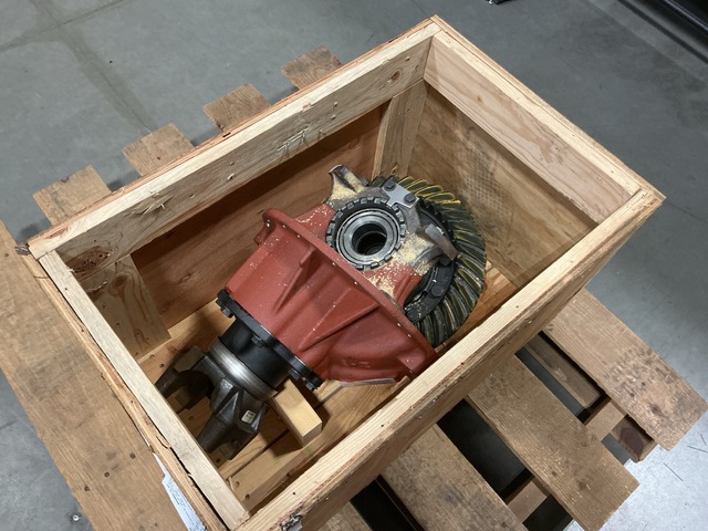 Navistar Defense 2596311C91 Differential Gear Unit Navistar Defense 2596311C91 Differential Gear Unit