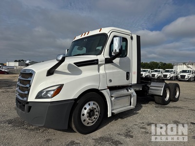 2020 Freightliner Cascadia 126 6x4 T/A Day Cab Truck Tractor