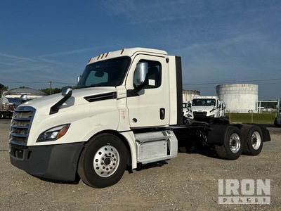 2020 Freightliner 6x4 T/A Day Cab Truck Tractor