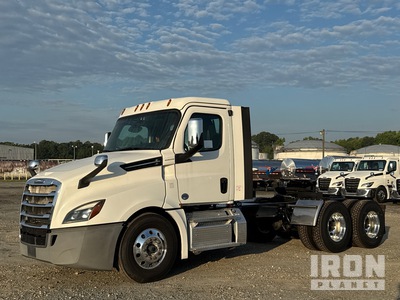 2020 Freightliner Cascadia 126 6x4 T/A Day Cab Truck Tractor