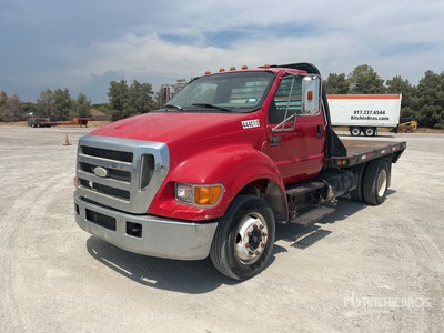 2007 Ford F-650 4x2 Flatbed Truck