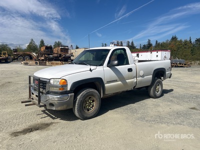 2005 GMC Sierra 2500HD 4x4 Pickup