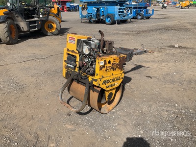Mecalac MBR71 Compactador de lanza