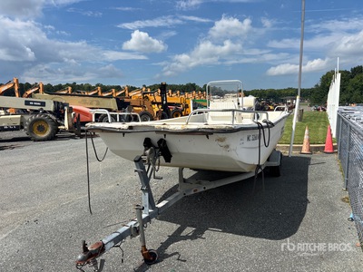 2003 Carolina Skiff 198DLX 19 ft Center Console w/ Venture Trailer