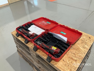 Quantity of (2) Novopress ACO102 Crimper Divers - Outils à main