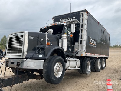 2007 Freightliner FLD120 Cabina y chasis