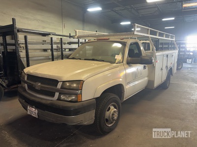 2003 Chevrolet Silverado 3500 4x2 Utility Truck