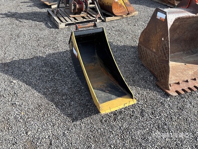 Engcon S-40 17 in Cleanup Excavator Bucket