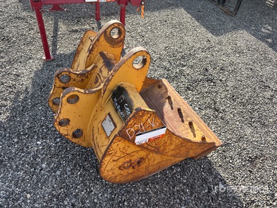 29 in Cleanup Excavator Bucket - Fits Case
