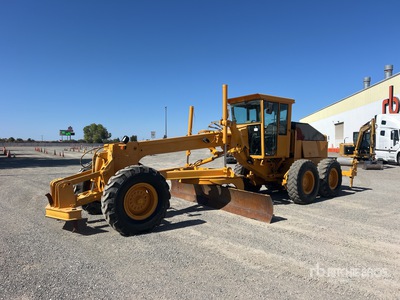 1992 John Deere 670B Niveleuse à moteur