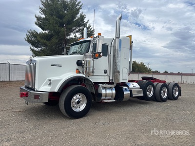2026 Kenworth T800 8x4 Heavy Haul Tri/A Sleeper Truck Tractor