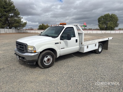 2004 Ford F-350 4x2 Flatbed Truck