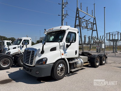 2020 Freightliner Cascadia 113 6x4 T/A Day Cab Truck Tractor