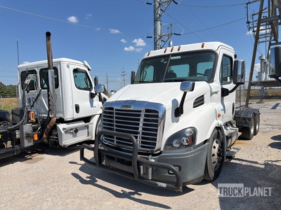 2020 Freightliner Cascadia 113 6x4 T/A Day Cab Truck Tractor
