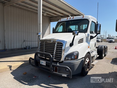 2018 Freightliner Cascadia 113 6x4 T/A Day Cab Truck Tractor