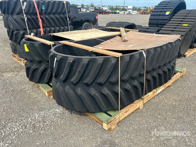 Quantity of (2) 762X152.4X39 (29 inches) Rubber Tracks (Unused)