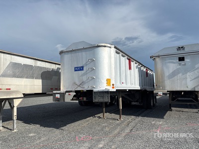 2013 Mate 30 ft T/A Aluminum Remolque banera