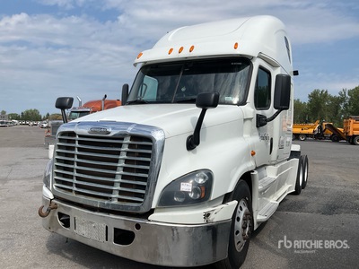 2014 Freightliner Cascadia 125 T/A Sleeper Truck Tractor