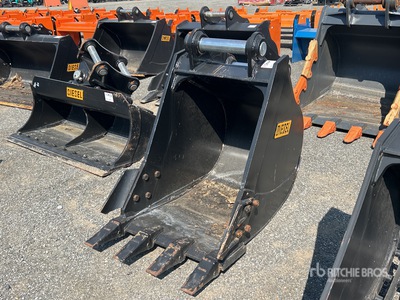 Diesel Equipment 220CL 30 in HD Tooth Excavator Bucket - Fits 200CL