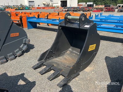Diesel Equipment 220CL 36 in HD Tooth Excavator Bucket - Fits 80 mm