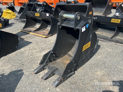 Diesel Equipment 140CL 24 in HD Tooth Excavator Bucket
