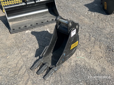 Diesel Equipment 35CL 12 in HD Tooth Excavator Bucket - Fits 40 mm