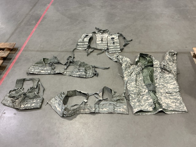 (9) Load Carriers, (6) Hydration Carriers, (7) Bandoleers & Assorted Items (9) Load Carriers, (6) Hydration Carriers, (7) Bandoleers & Assorted Items