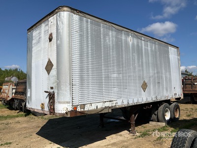 Trailmobile 26 ft T/A Van Trailer