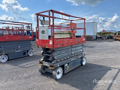 2013 Skyjack SJIII3226 Electric منصة رفع متحركة