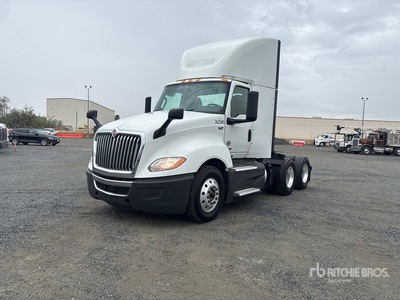2021 International LT625 6x4 Cabeza Tractora Cabina Corta
