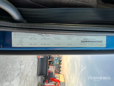 2017 Volvo VNL 6x4 **Rebuilt Title** T/A Slaapcabine Trekker