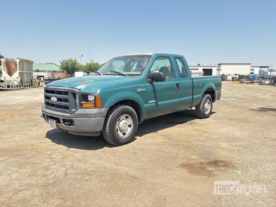 2006 Ford F-250 XL 4x2 Extended Cab Pickup