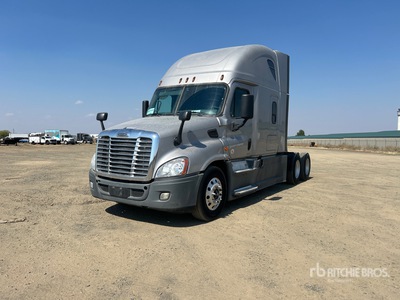 2016 Freightliner Cascadia 125 6x4 T/A Sleeper Truck Tractor