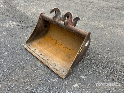 36 in Q/C Cleanup Excavator Bucket - Fits Kubota KX91-3S2