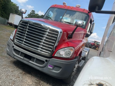 2009 Freightliner Cascadia 125 Day Cab Truck Tractor