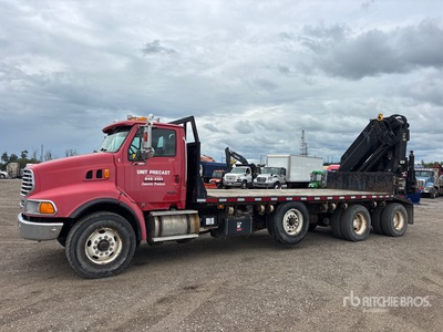 2003 Hiab 700 EP-3 HIPRO 13600 kg Knuckle Boom on 2004 Sterling LT9500 8x4 Camión Grúa