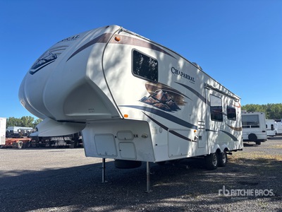 2010 Forest River Chaparral 30 ft T/A Travel Trailer