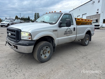2006 Ford F-350 XL 4x4 Salt spreader Pickup