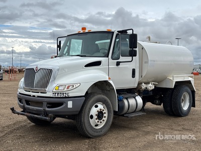 2017 International DuraStar 4300 4x2 Camion cisterna de agua