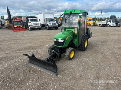 2015 John Deere 2032R Utility Tractor
