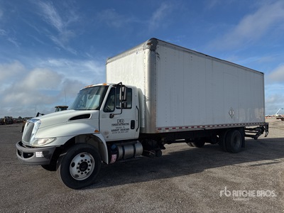 2017 International 4300 4x2 Camion fourgon