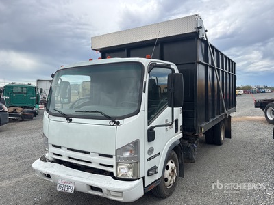 2014 Isuzu NPR 4x2 شاحنة نقل بضاعة مفتوحة