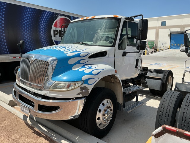 2010 International 4400 4x2 S/A Day Cab Truck Tractor
