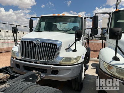 2004 International 4400 4x2 S/A Day Cab Truck Tractor