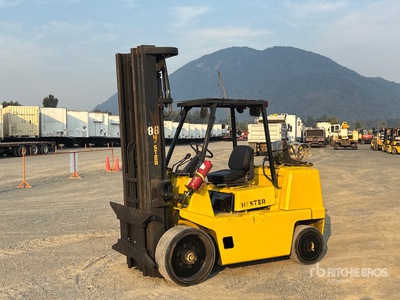 2000 Hyster S135XL2 9000 lb Cushion Tire Forklift